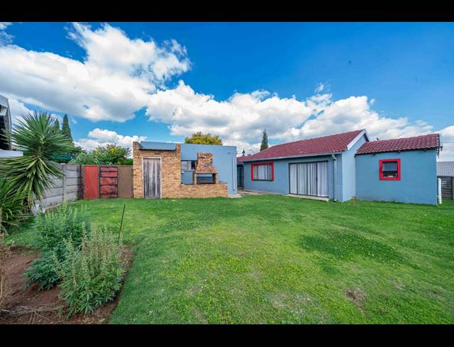 3 BEDROOM FREESTANDING FOR SALE IN LEACHVILLE